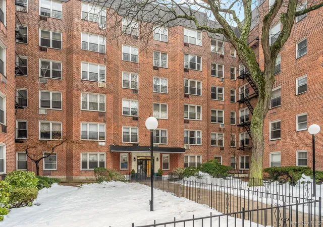 2nd image of 50 Fort Pl #A6A, New York, NY 10301 | MLS# 972370