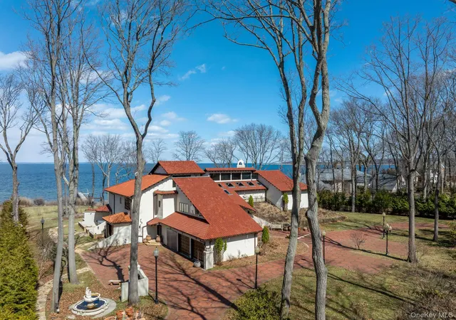 Photo 1 of Single family home for sale at 1 Sea Crst Dr, Huntington, NY 11743 | MLS# 972399 | Listing updated on 2026-08-21