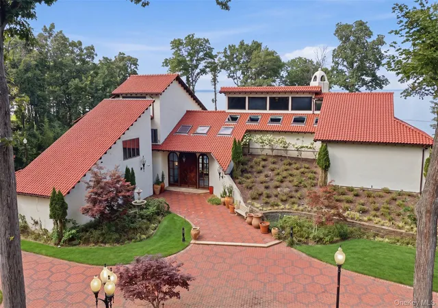 Photo 3 of Single family home for sale at 1 Sea Crst Dr, Huntington, NY 11743 | MLS# 972399 | Listing updated on 2026-08-21