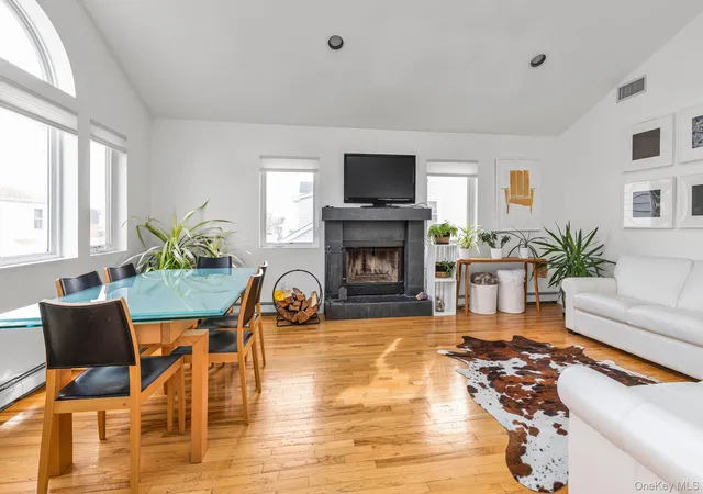 5th image of 804 E Chester St, Long Beach, NY 11561 | MLS# 972401