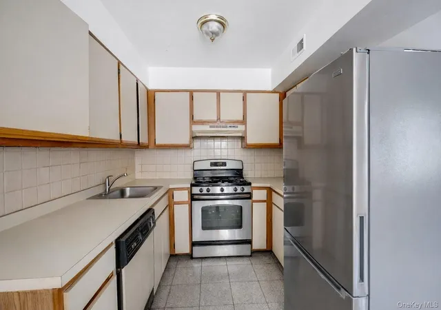 5th image of 327A Mersereau Ave, New York, NY 10303 | MLS# 972420