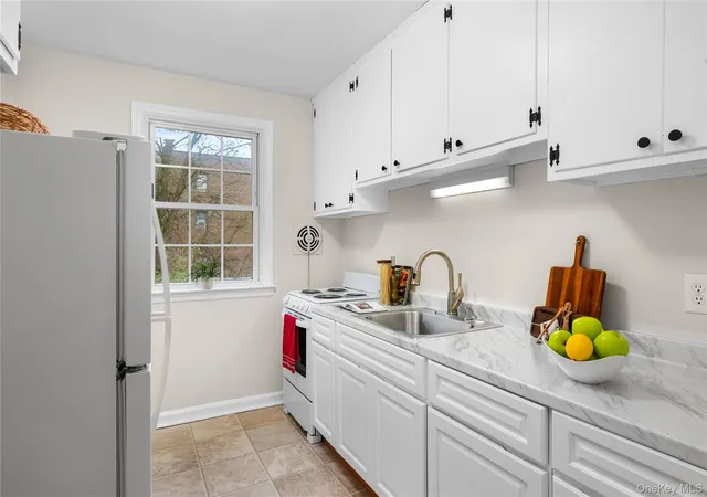 2nd image of 51 Cross St #3B, Yonkers, NY 10708 | MLS# 972424