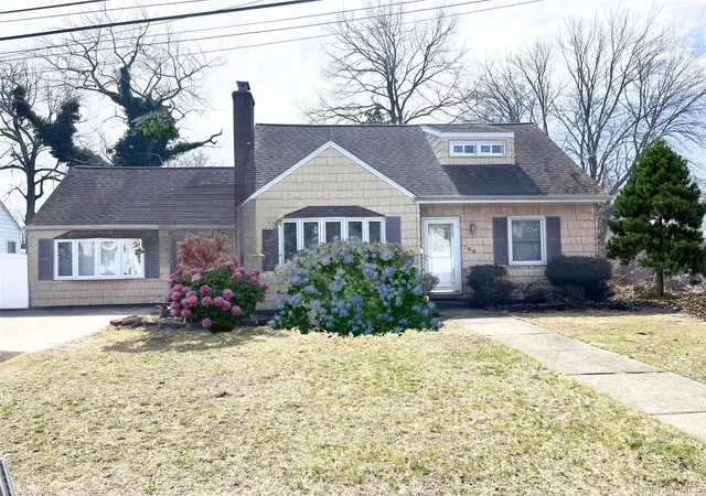 1st image of 104 Vesper Ct, Babylon, NY 11702 | MLS# 972491