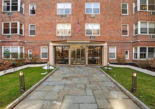 Homes for sale in Greenburgh, NY | 120 E Hartsdale Ave #5B, Greenburgh, NY 10530 | MLS# 972533