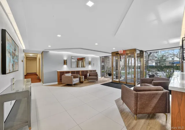 Homes for sale in Greenburgh, NY | 120 E Hartsdale Ave #5B, Greenburgh, NY 10530 | MLS# 972533