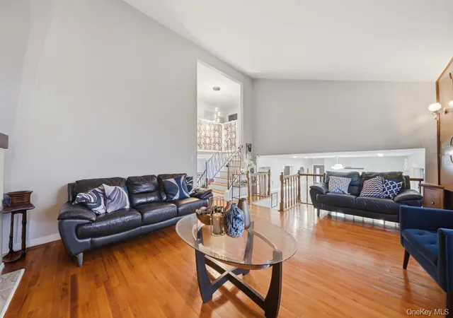 25th image of 3641 Bertha Dr, Hempstead, NY 11510 | MLS# 972585