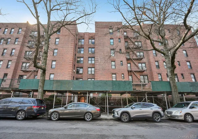 2nd image of 3555 Kings College Pl, Bronx, NY 10467