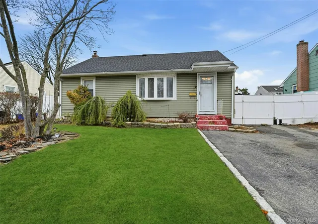 Photo 1 of Sale Pending at 135 Cumberbach St, Babylon, NY 11798 | MLS# 972785 | Listing updated on 2026-09-19