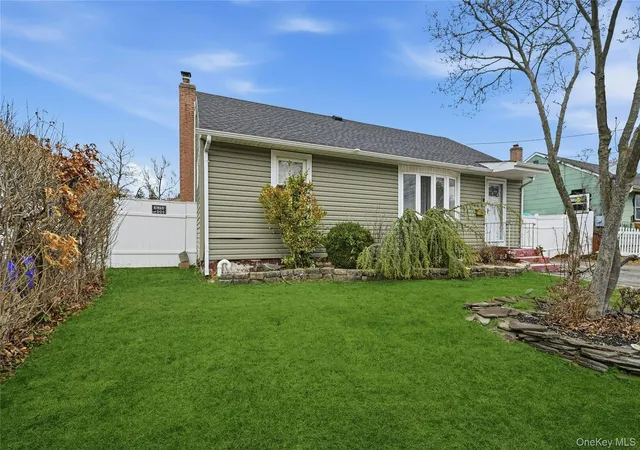 Photo 2 of Sale Pending at 135 Cumberbach St, Babylon, NY 11798 | MLS# 972785 | Listing updated on 2026-09-19