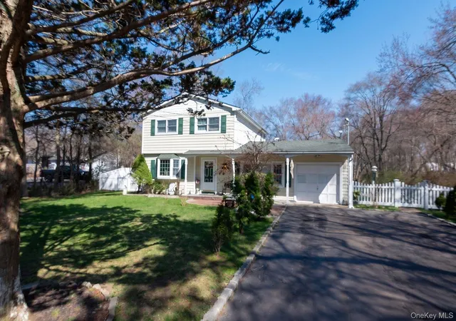 3rd image of 89 Sportsmen St, Islip, NY 11722 | MLS# 972807