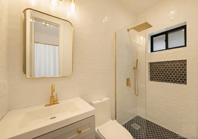 Photo 3 of Single family home for sale at 1173 E 43rd Street, New York, NY 11210 | MLS# 972880 | Listing updated on 2026-04-19