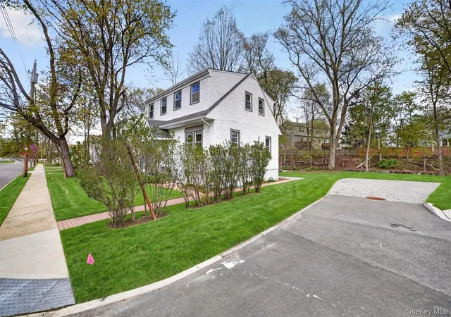 3rd image of 903 Howard Ave, Mamaroneck, NY 10543 | MLS# 972891