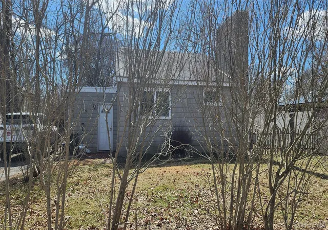 2nd image of 288 Cedar Rd W, Brookhaven, NY 11951 | MLS# 973011