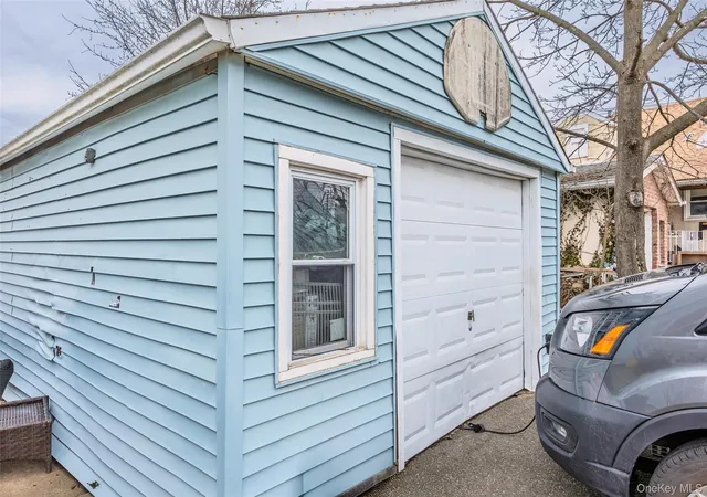 31st image of 282 Caryl Dr, Lawrence, NY 11559 | MLS# 973020