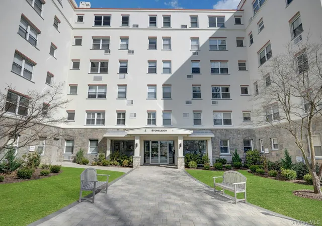 1st image of 1 Stoneleigh Plz #1T, Eastchester, NY 10708 | MLS# 973068