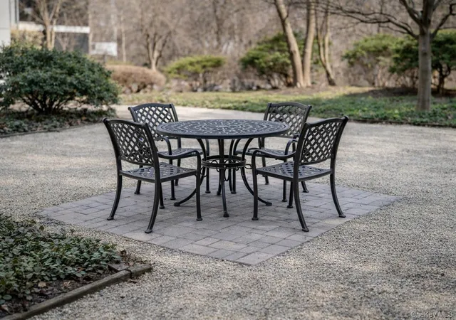 Listing Photo 4 - Condo for sale in building located at 1 Stoneleigh Plz, Eastchester, NY 10708 - Unit #1T