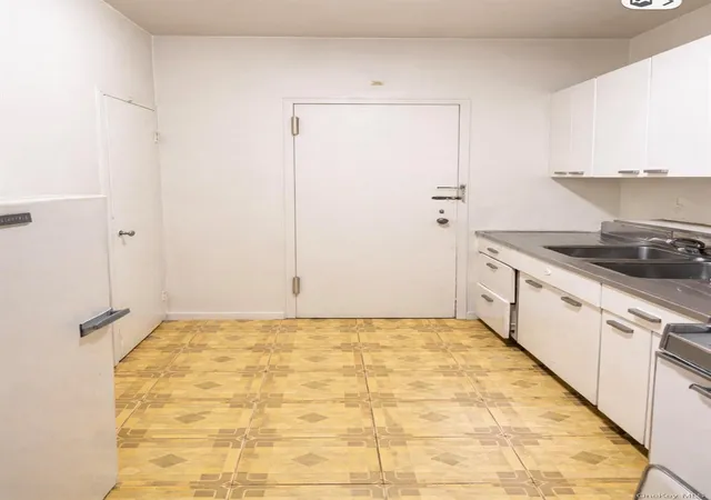 Photo 2 of Condo for sale at 2 Fordham Hl Oval #1G, Bronx, NY 10468 | MLS# 973113 | Listing updated on 2026-08-29