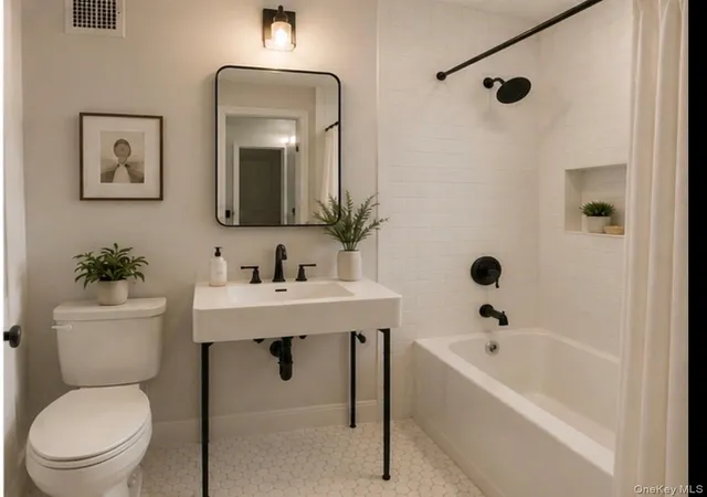 Photo 4 of House for sale at 2 Fordham Hl Oval #1G, Bronx, NY 10468 | MLS# 973113 | Listing updated on 2026-08-29