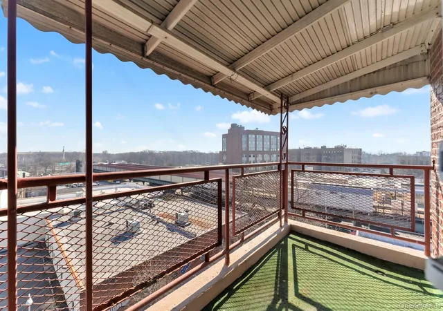 1st image of 2015 Saint Paul Ave #6I, New York, NY 10461 | MLS# 973116