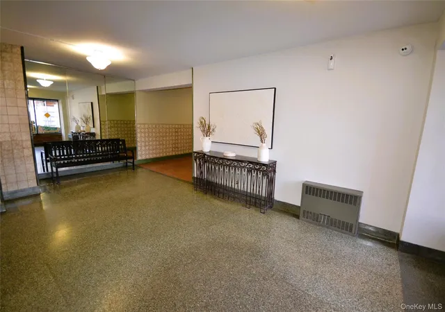 Photo 2 of Sale Pending at 247 Parkview Ave #6M, Yonkers, NY 10708 | MLS# 973182 | Listing updated on 2026-06-26