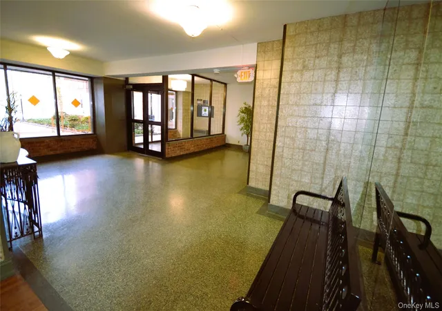 Photo 3 of Sale Pending at 247 Parkview Ave #6M, Yonkers, NY 10708 | MLS# 973182 | Listing updated on 2026-06-26