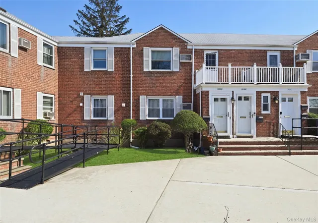 3rd image of 260-55 Union Turnpike, New York, NY 11004