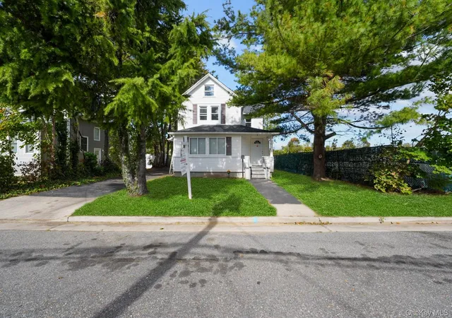 Photo 2 of Single family home for sale at 21 Maple Ave, Port Jefferson Station, NY 11776 | MLS# 973219 | Listing updated on 2026-10-25