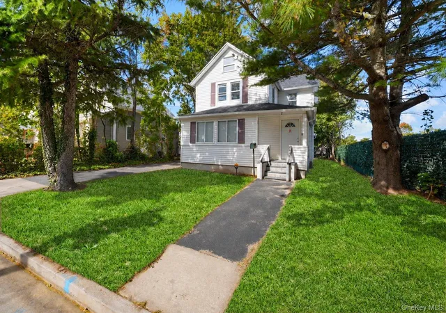 Photo 3 of Single family home for sale at 21 Maple Ave, Port Jefferson Station, NY 11776 | MLS# 973219 | Listing updated on 2026-10-25