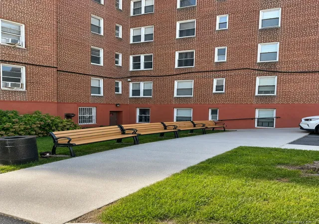 Photo 2 of Condo for sale at 485 Bronx River Rd #C24, Yonkers, NY 10704 | MLS# 973262 | Listing updated on 2026-10-16