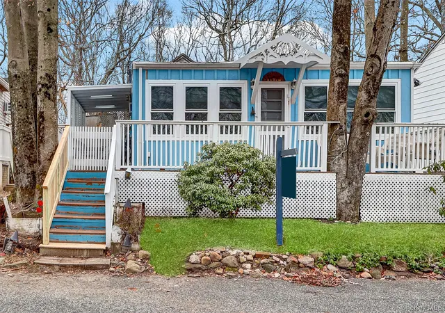 Photo 3 of Single family home for sale at 21 Cottage Rd, Riverhead, NY 11933 | MLS# 973367 | Listing updated on 2026-09-07