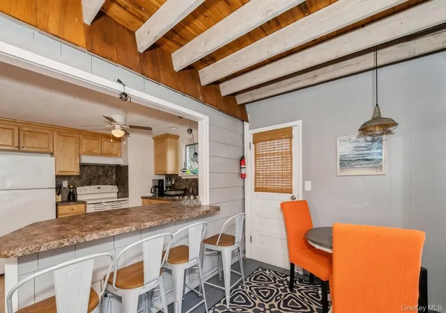 Photo 4 of House for sale at 14 E Landing Rd, Hampton Bays, NY 11946 | MLS# 973403 | Listing updated on 2026-03-25
