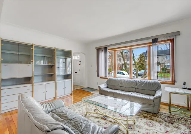 5th image of 892 Bryant Ave, New Hyde Park, NY 11040 | MLS# 973473