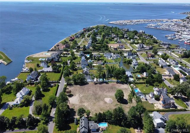 11th image of 100 Awixa Ave, Islip, NY 11706 | MLS# 973534
