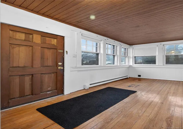 5th image of 40 E 24Th St, Huntington, NY 11746 | MLS# 973567