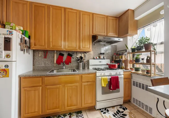 Listing Photo 4 - Condo for sale in building located at 138 71St St, New York, NY 11209 - Unit #F15
