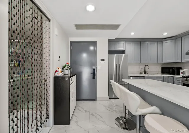 Listing Photo 4 - Condo for sale in building located at 4162 Bowne St, New York, NY 11355 - Unit #5A