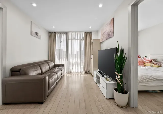 Listing Photo 5 - Condo for sale in building located at 4162 Bowne St, New York, NY 11355 - Unit #5A