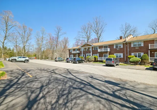Homes for sale in Clarkstown, NY | 84 Demarest Avenue, Clarkstown, NY 10994 | Houzeo