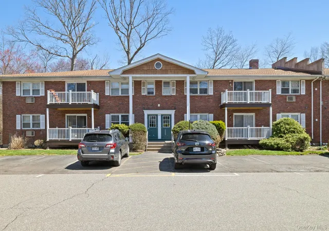 Homes for sale in Clarkstown, NY | 84 Demarest Ave #11, Clarkstown, NY 10994 | MLS# 973653