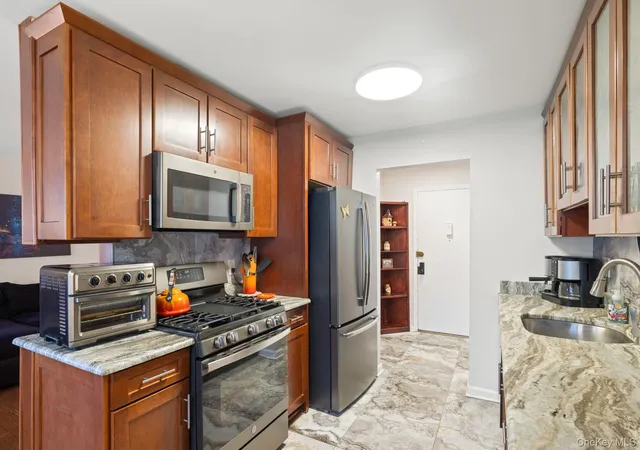Homes for sale in Clarkstown, NY | 84 Demarest Ave, Clarkstown, NY 10994