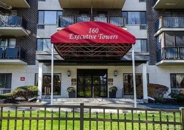 Homes for sale in Poughkeepsie, NY | 160 Academy St #3L, Poughkeepsie, NY 12601 | MLS# 973666