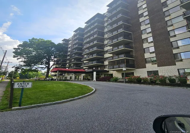 Homes for sale in Poughkeepsie, NY | 160 Academy St #3L, Poughkeepsie, NY 12601 | MLS# 973666