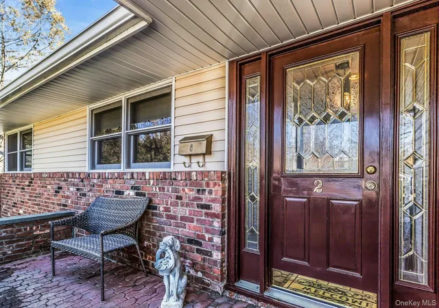 Photo 3 of Sale Pending at 2 Nancy Ct, Oyster Bay, NY 11542 | MLS# 973678 | Listing updated on 2026-06-30