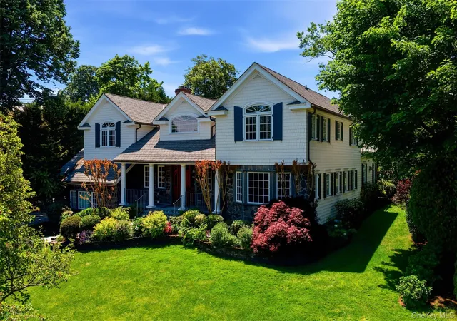 Photo 3 of Sale Pending at 2 Shore Dr, North Hempstead, NY 11030 | MLS# 973772 | Listing updated on 2026-08-08