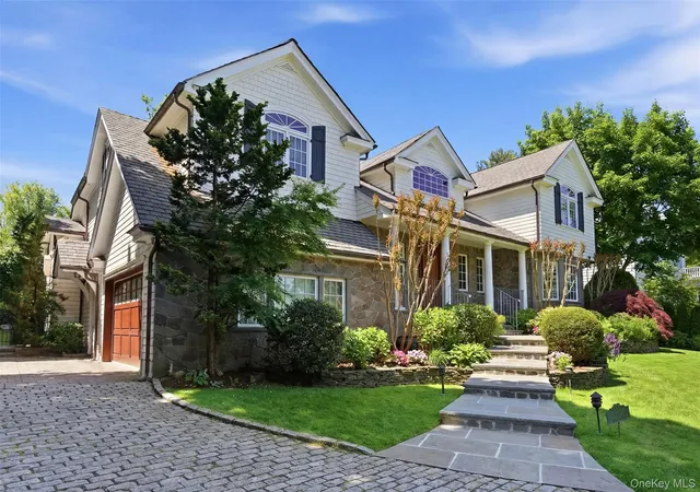 Photo 3 of Sale Pending at 2 Shore Dr, North Hempstead, NY 11030 | MLS# 973772 | Listing updated on 2026-08-08