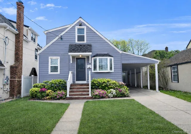 Photo 1 of Sale Pending at 268 Spruce St, Hempstead, NY 11552 | MLS# 973792 | Listing updated on 2026-06-18