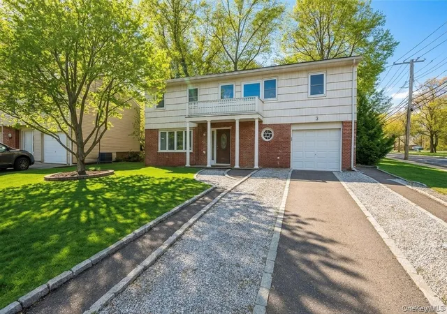 Photo 2 of Sale Pending at 2 Pickwood Ln, North Hempstead, NY 11024 | MLS# 973845 | Listing updated on 2026-08-04