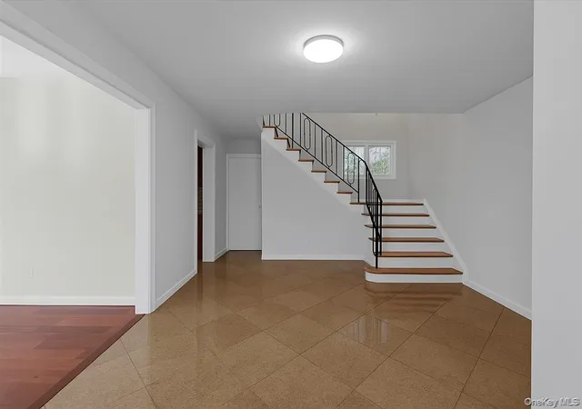 Photo 3 of Sale Pending at 2 Pickwood Ln, North Hempstead, NY 11024 | MLS# 973845 | Listing updated on 2026-08-04
