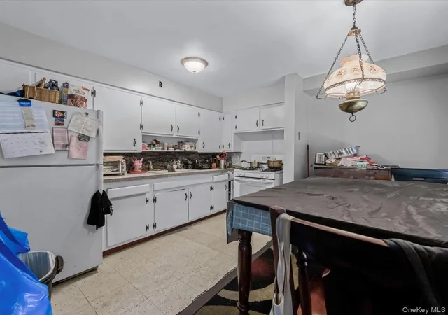 2nd image of 1969 Edison Ave, New York, NY 10461 | MLS# 973900
