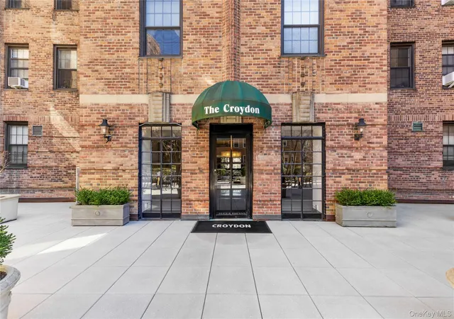 Photo 2 of Condo for sale at 35 Parkview Ave #1D, Yonkers, NY 10708 | MLS# 973901 | Listing updated on 2026-09-13